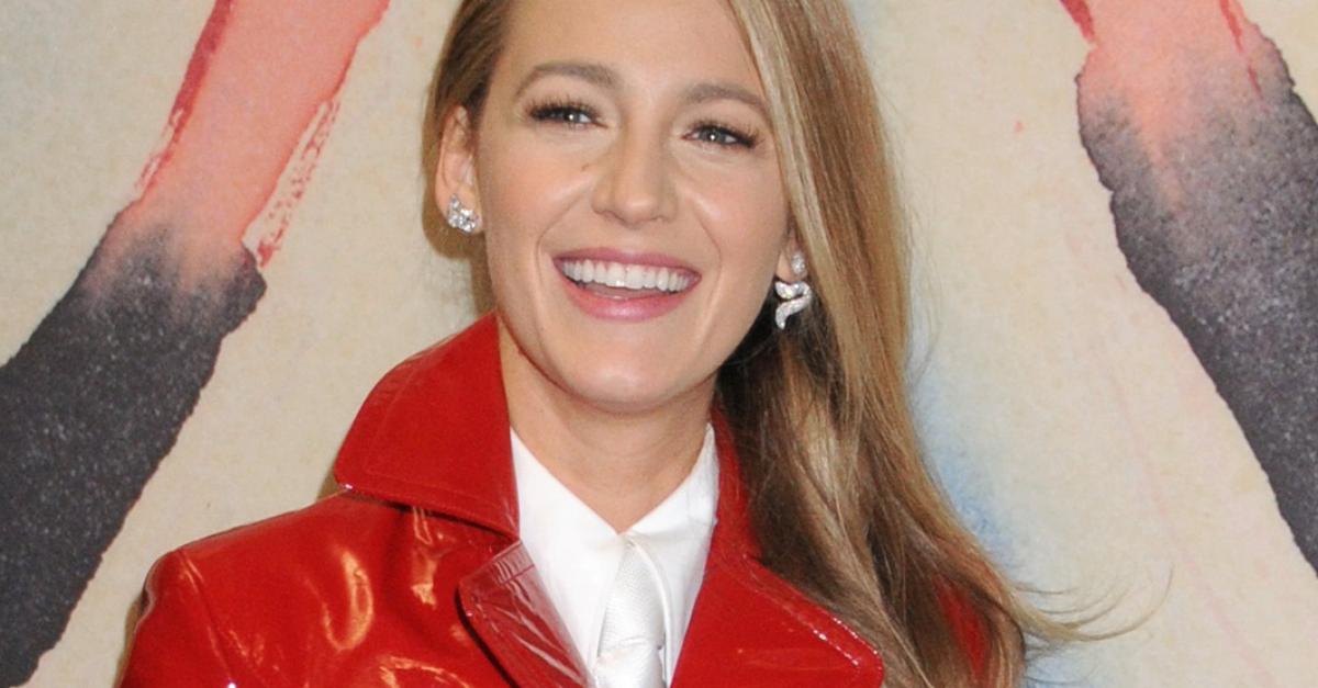 Oef Blake Lively Is Terug Op Instagram En Deelt Meteen Een Eerste Trailer Van Haar Nieuwe Film 