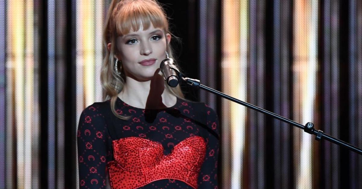 Angèle annonce de nouvelles dates de concerts en Belgique