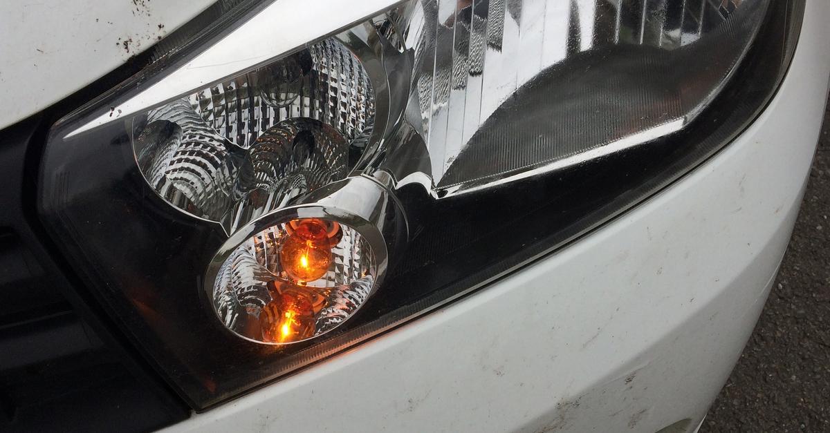 Pechlichten Auto Tien procent van de voertuigen rijdt met slechte verlichting