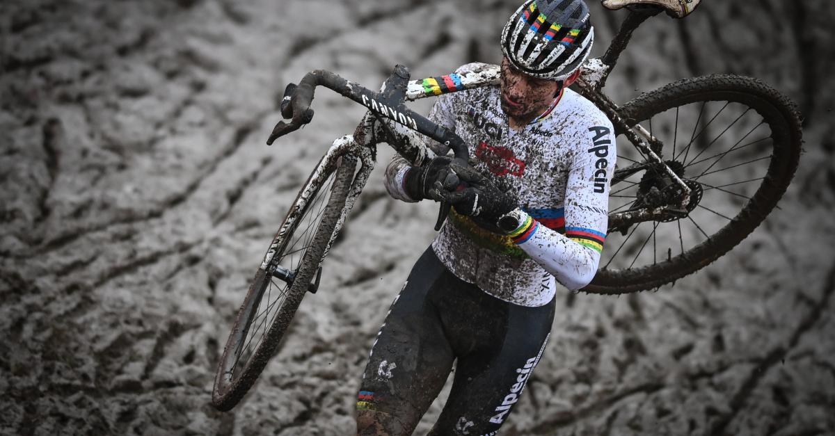 Van Der Poel Domineert In Het Veld Van Cyclocross