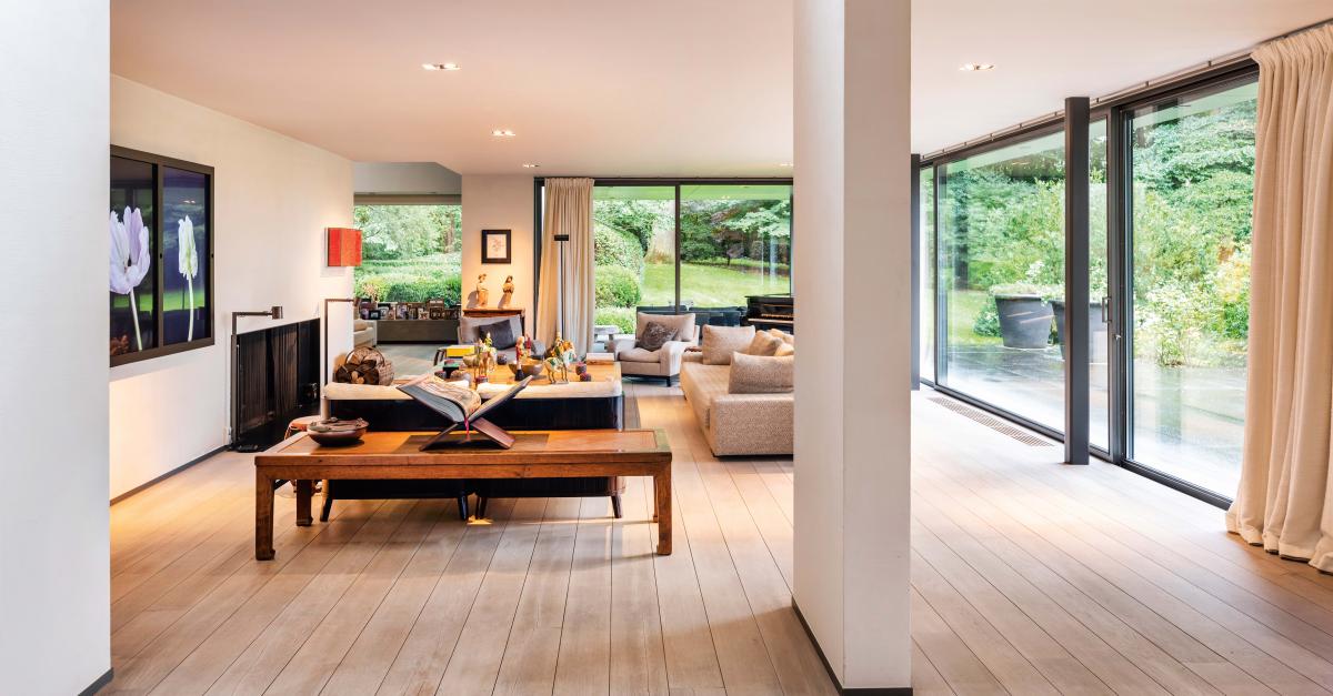 Visite de la villa d'architecte de Guy et Myriam Ullens de Schooten, écrin pour oeuvres d'art en Visite de la villa d'architecte de Guy et Myriam Ullens de Schooten, écrin pour oeuvres d'art en