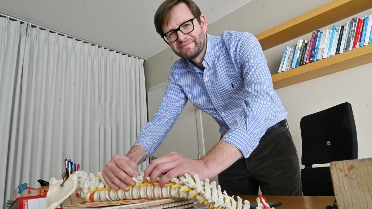 Der Osteopath Vincent de Harelbeke entwickelt mit einem deutschen Kollegen eine revolutionäre Behandlung des Fersensporns