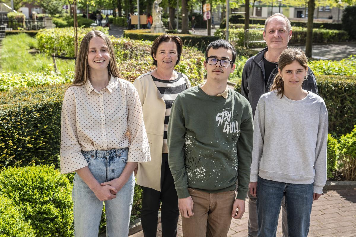 Leerlingen Klein Seminarie Schitteren Op Finale Taaltrofee, Seppe Van ...