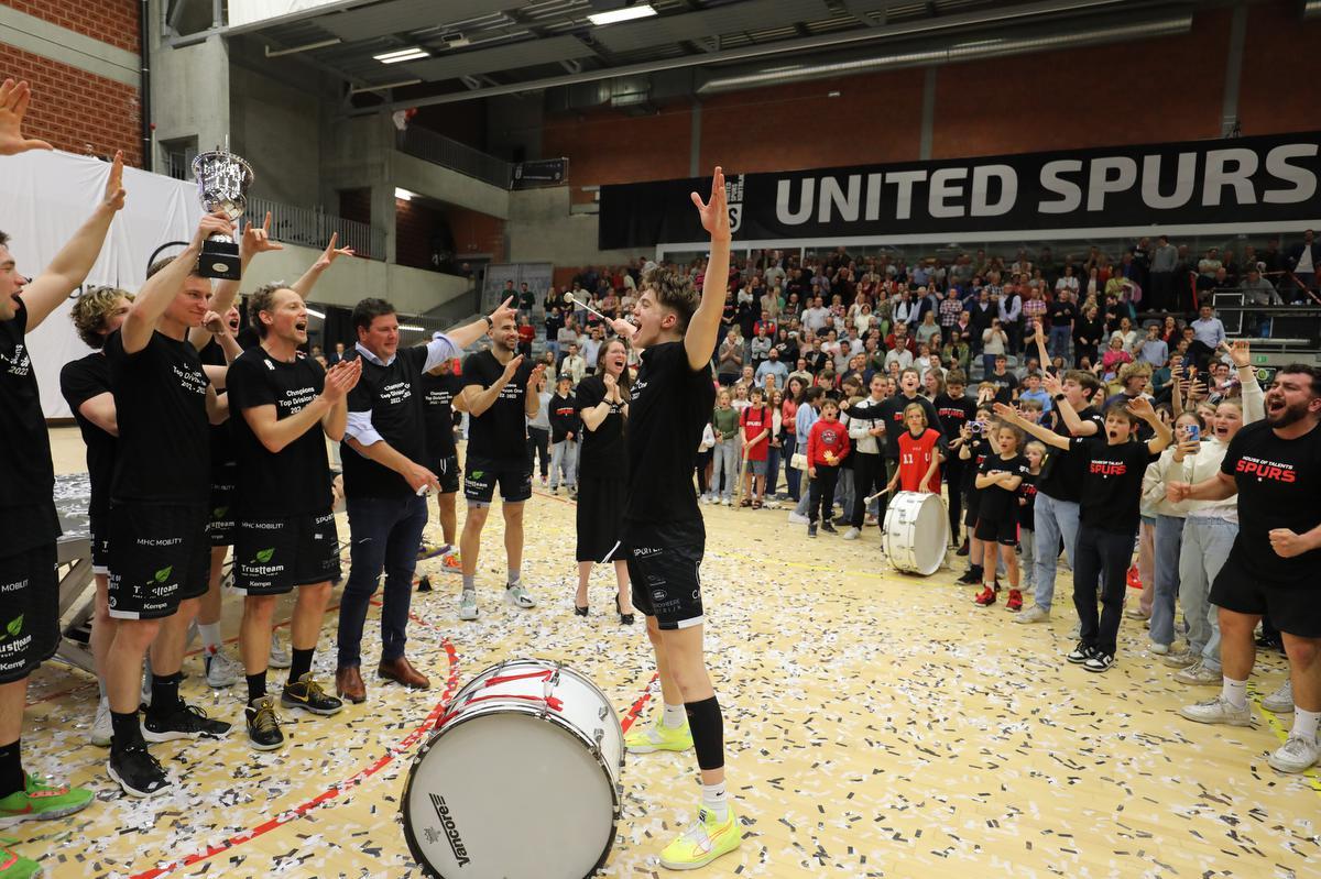 House of Talents Spurs pakt titel in afgeladen volle Lange Munte “Een