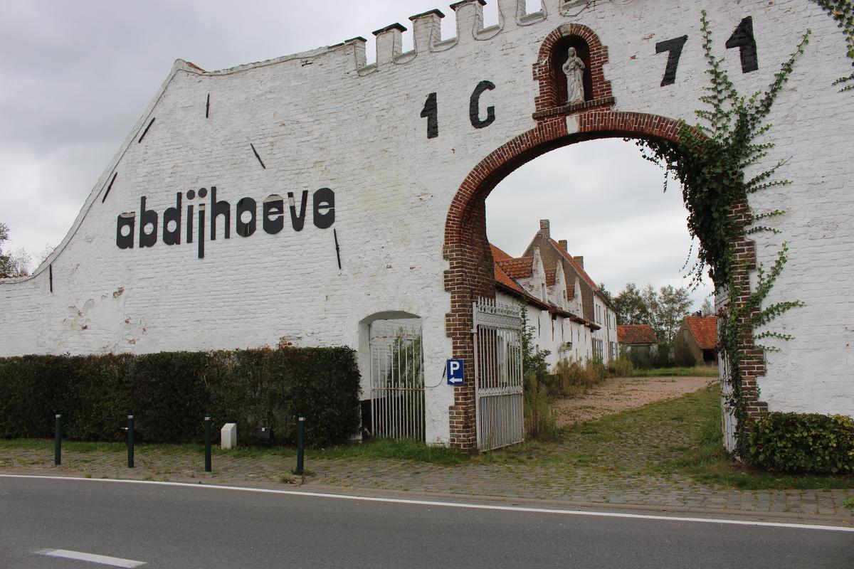Zomerbar Abbaye brengt leven op site Abdijhoeve Oudenburg - KW.be