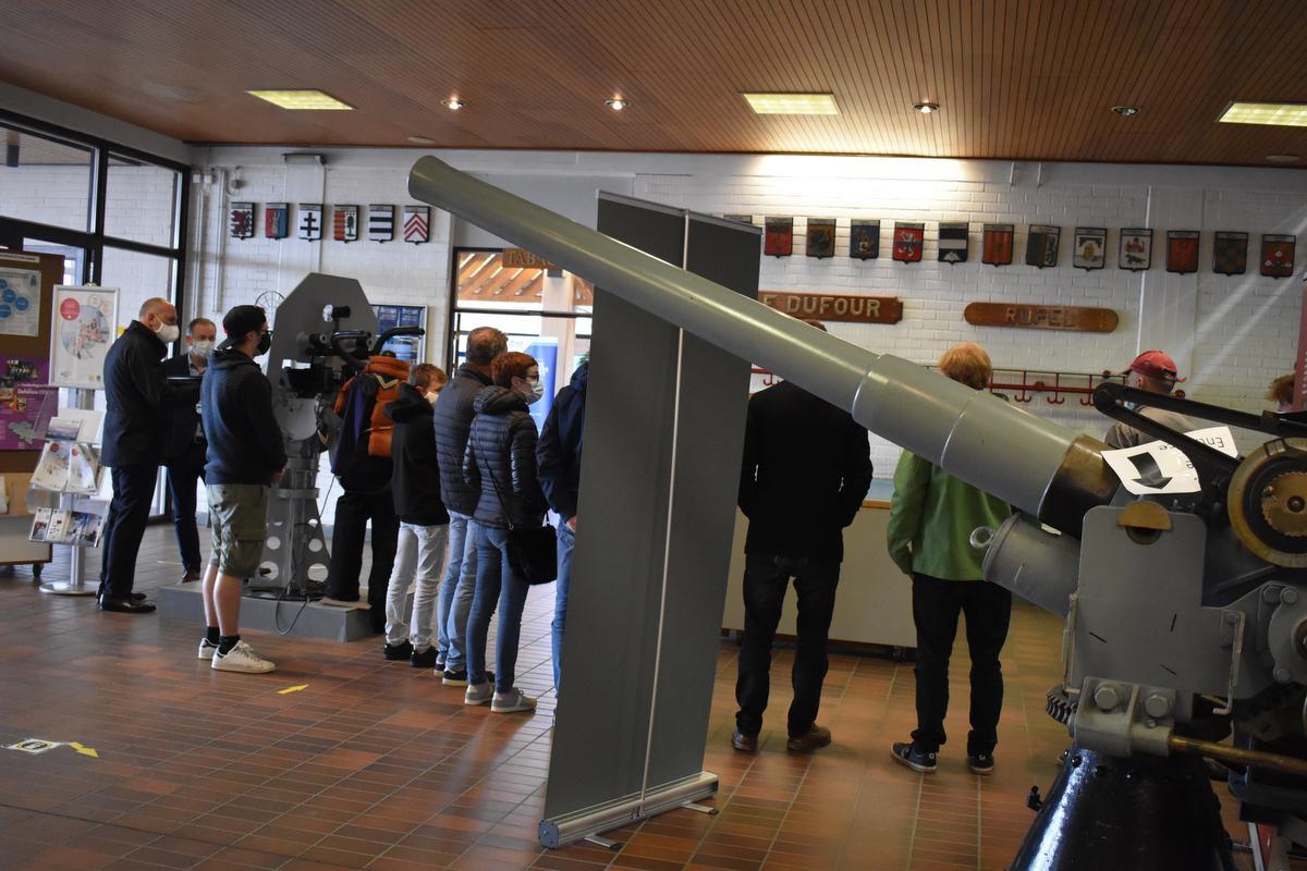 Veel interesse voor jobdag van de Marine in Zeebrugge KW.be
