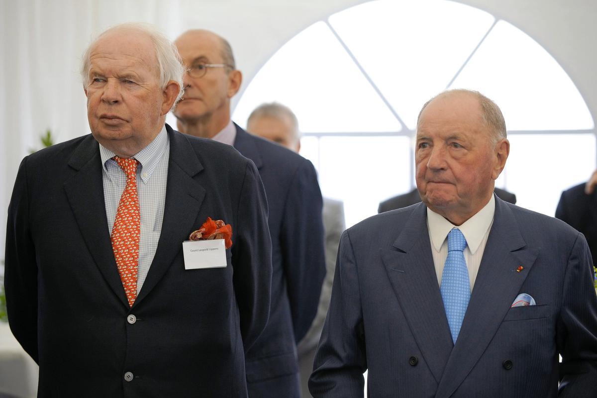 Samen met baron Albert Frere tijdens de inhuldiging van een nieuwe tankterminal van Sea-Invest in de haven van Antwerpen in 2010.© BELGA