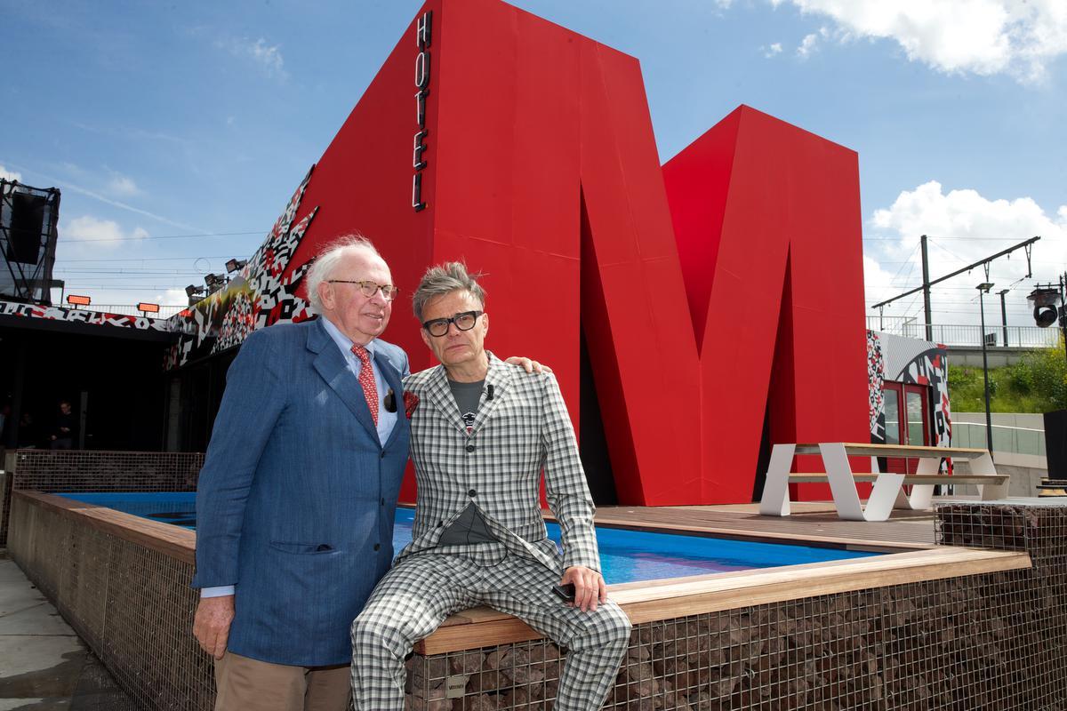 In 2014 met Marcel Vanthilt bij de voorstelling van 'Hotel M'.© BELGA