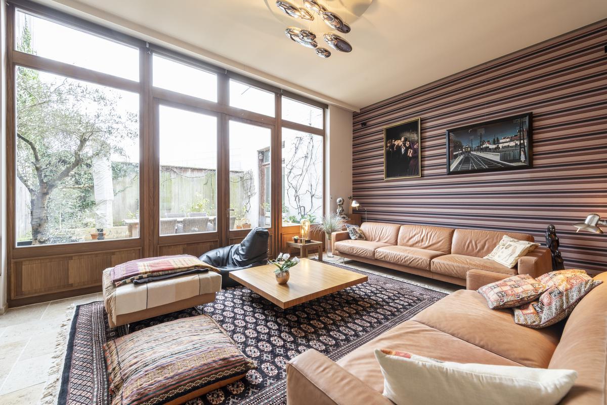 Elk stuk in het interieur heeft zijn verhaal, zelfs het tapijt.© Pieter Clicteur