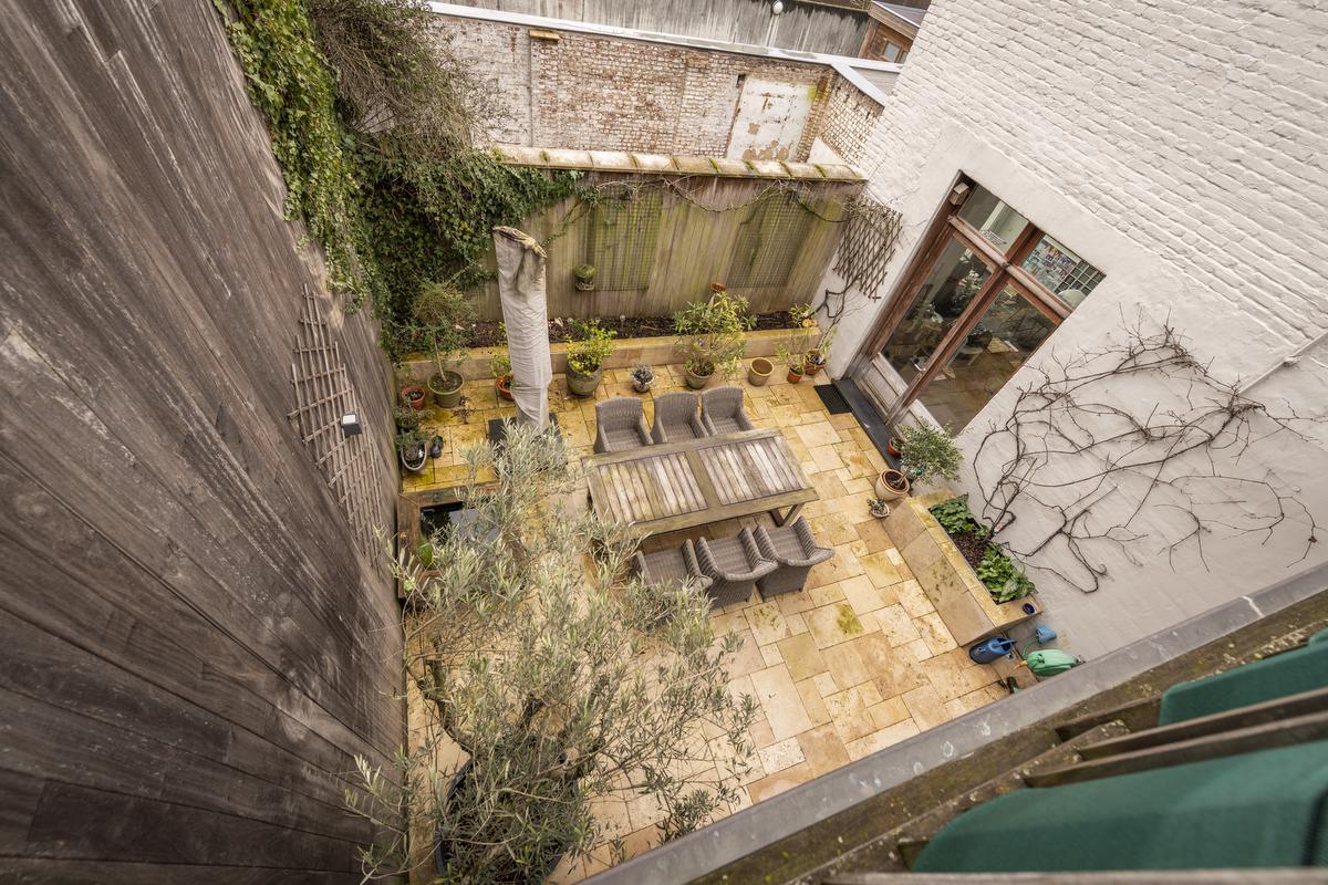 Het is heerlijk toeven op het zuiders aandoend terras.© Pieter Clicteur