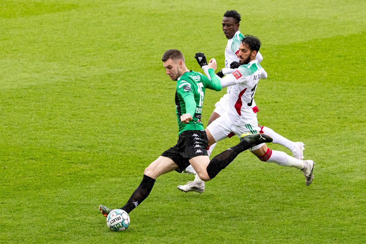 Strahinia Pavlovic (Cercle) en Pierre Yves Ngawa (OHL)©KURT DESPLENTER BELGA