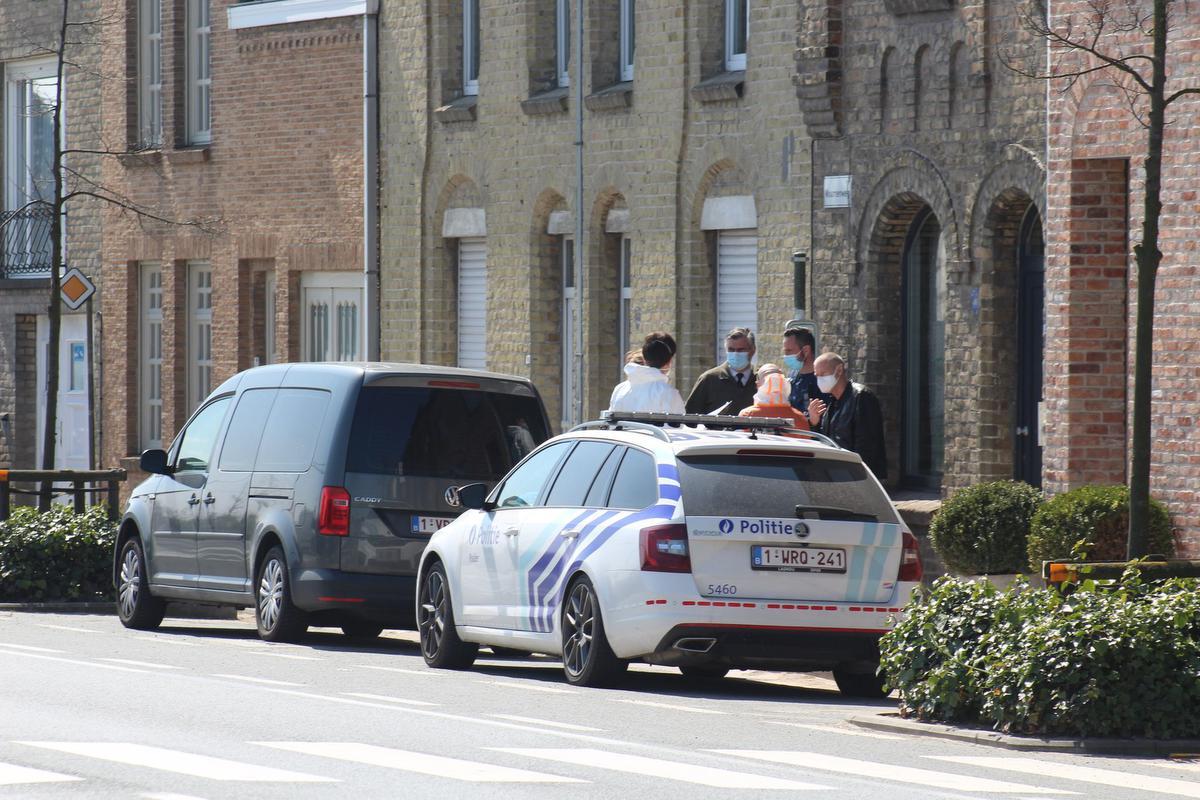 Jongeman Dood Aangetroffen In Woning In Diksmuide, Politie Gaat Uit Van ...