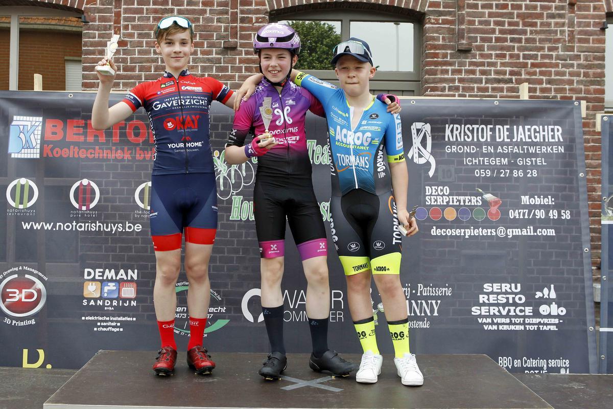 Bij de U12 jongens: 1. Mats De Ridders, 2. Tobias Flajs, 3. Liam Depoorter.© Foto Coghe