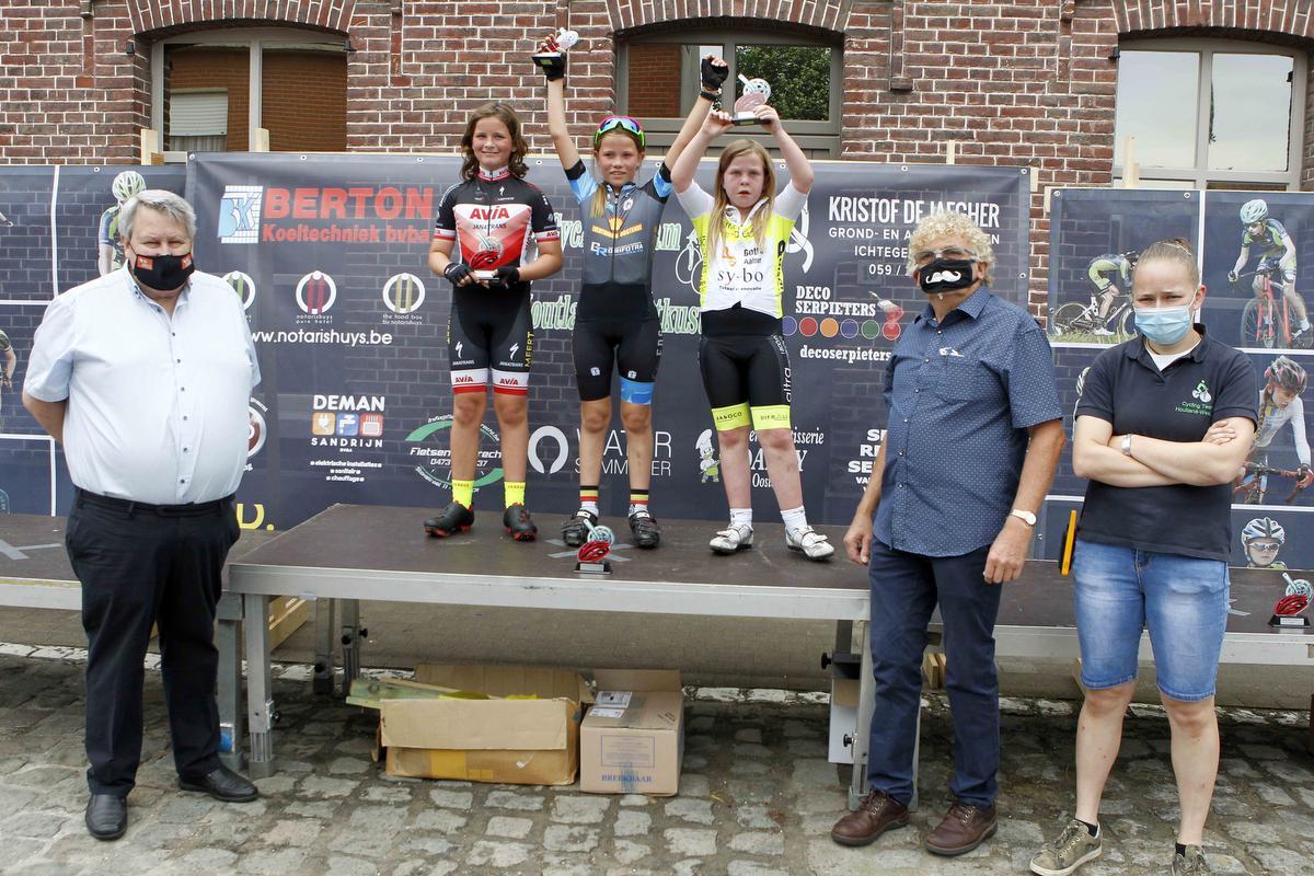 De U 9 meisjes: 1. Hanne Van Dijk, 2. De Pourcq, 3. Eline Saelens.© Foto Coghe