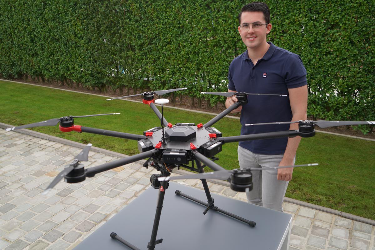 Verpleger Robin 23 Uit Meulebeke Start Als Professioneel Dronepiloot