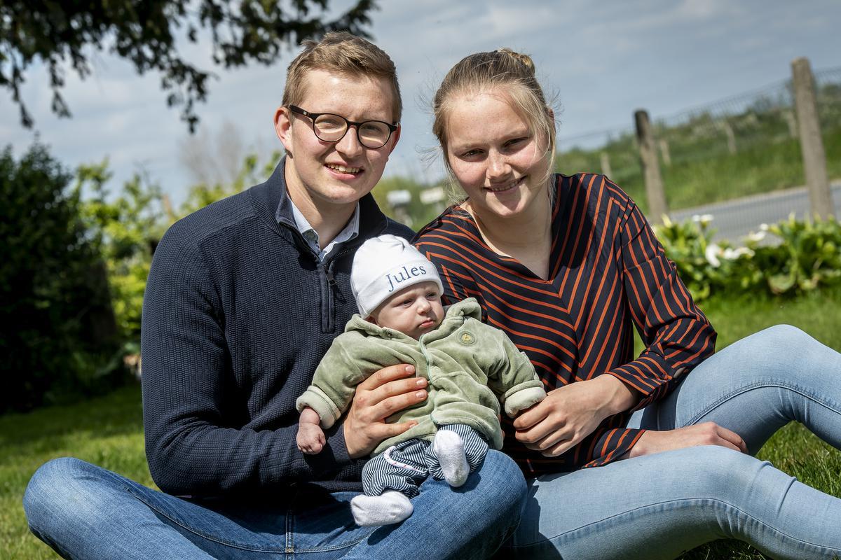 Céline (18) viert haar eerste Moederdag: “Pas na acht maanden wist ik dat  ik zwanger was” - KW.be