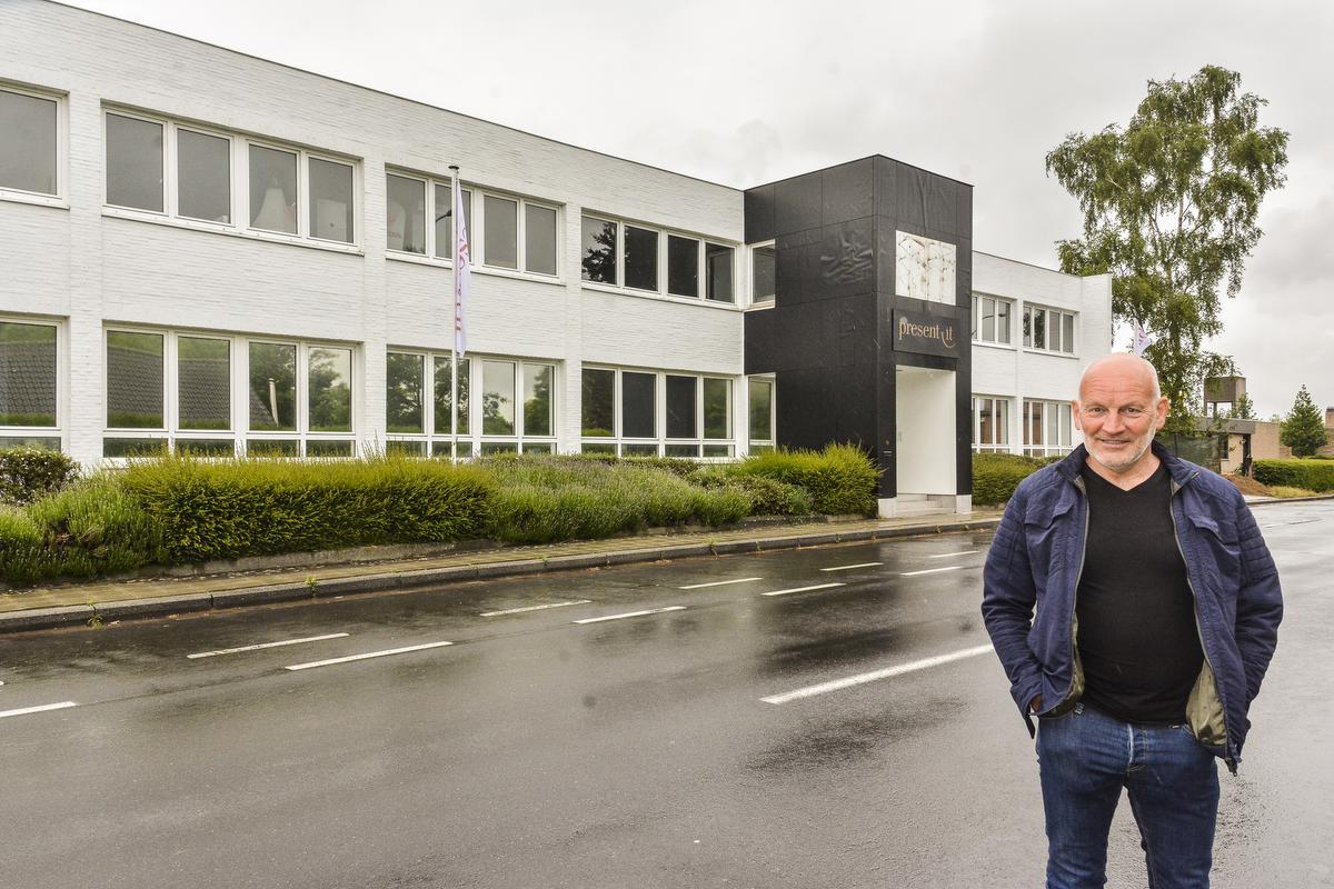 Bijna dertig jaar later reünie oudwerknemers nv Kling in Wervik KW.be