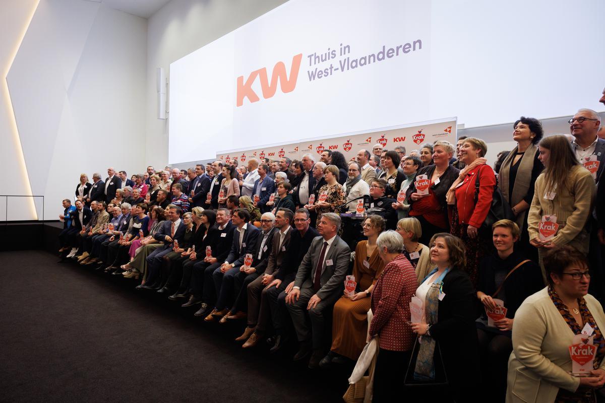 AFTERMOVIE KW En Maaike Cafmeyer Zetten 67 Kraks In De Bloemetjes KW be aftermovie-kw-en-maaike-cafmeyer-zetten-67-kraks-in-de-bloemetjes-kw-be