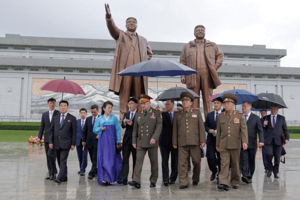 Sergei Shoigu in Noord-Korea