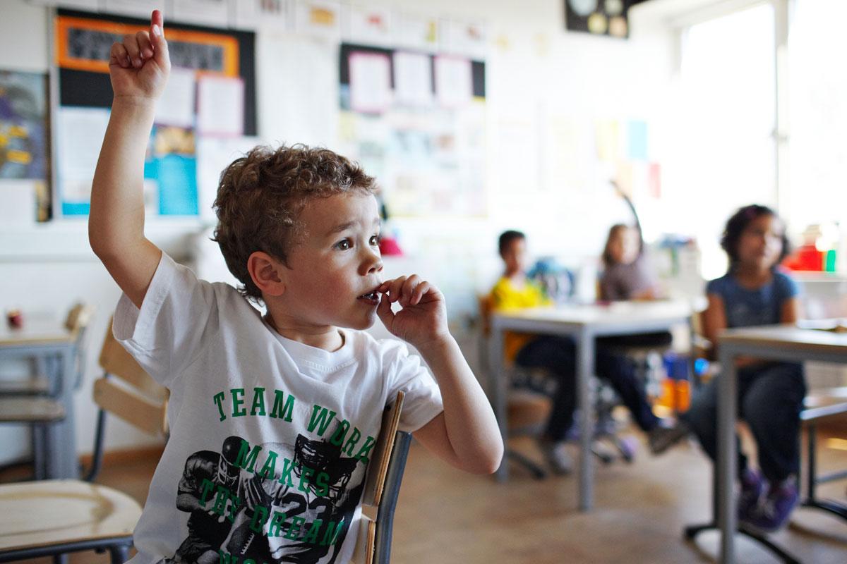 Jongetje klas lagere school