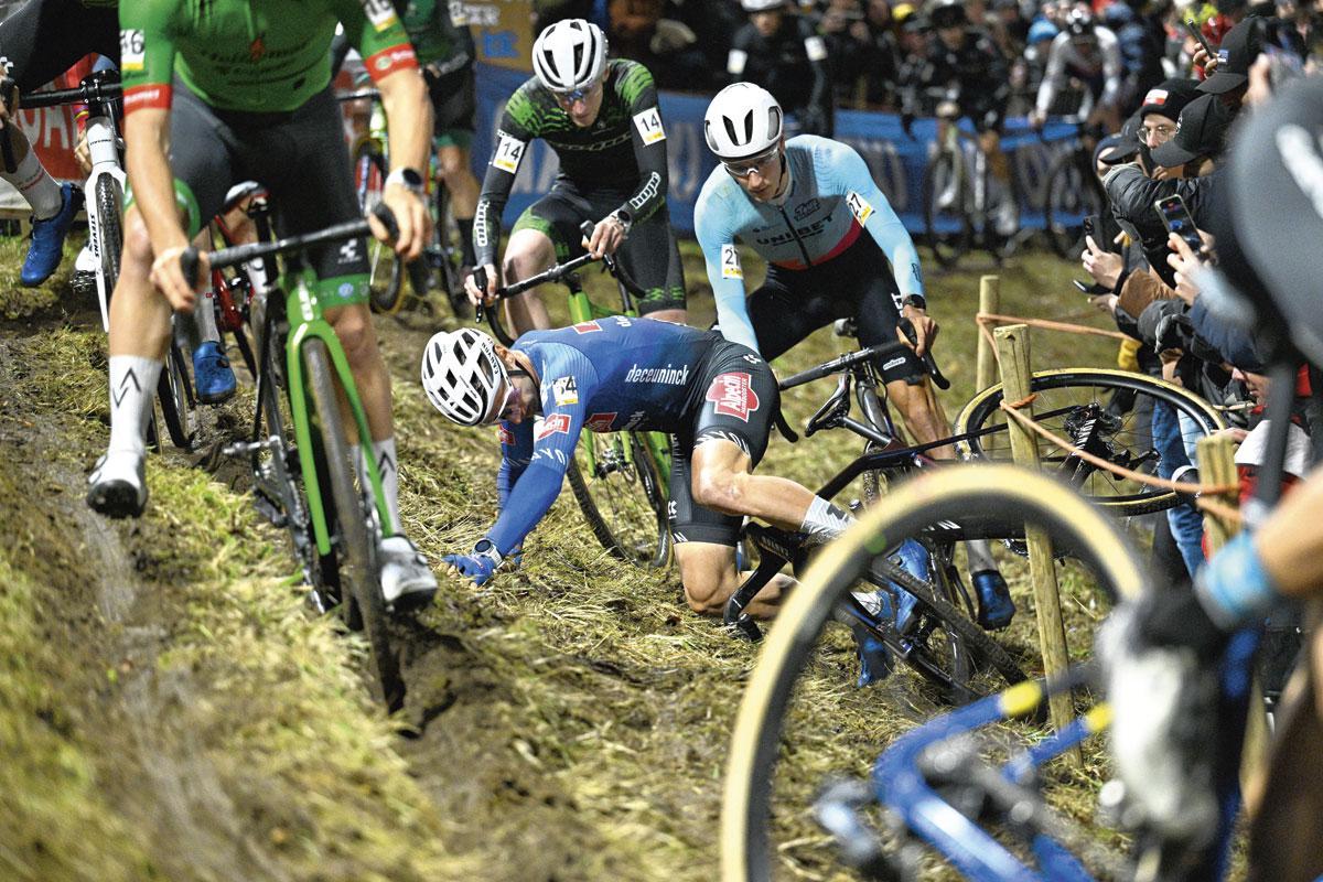 Cyclo cross une nuit de boue au c ur de Diegem reportage