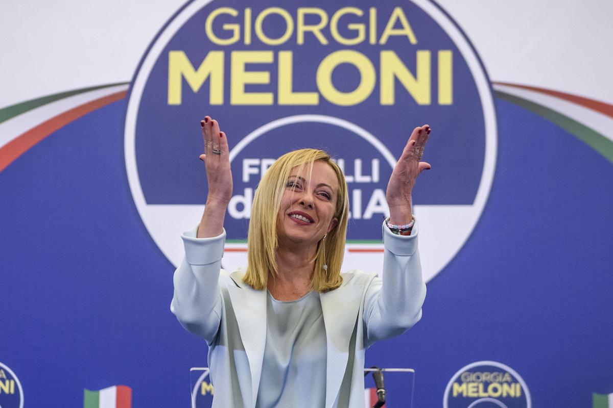 l’estrema destra Giorgia Meloni potrebbe diventare la prima donna premier dopo la vittoria elettorale del blocco di destra