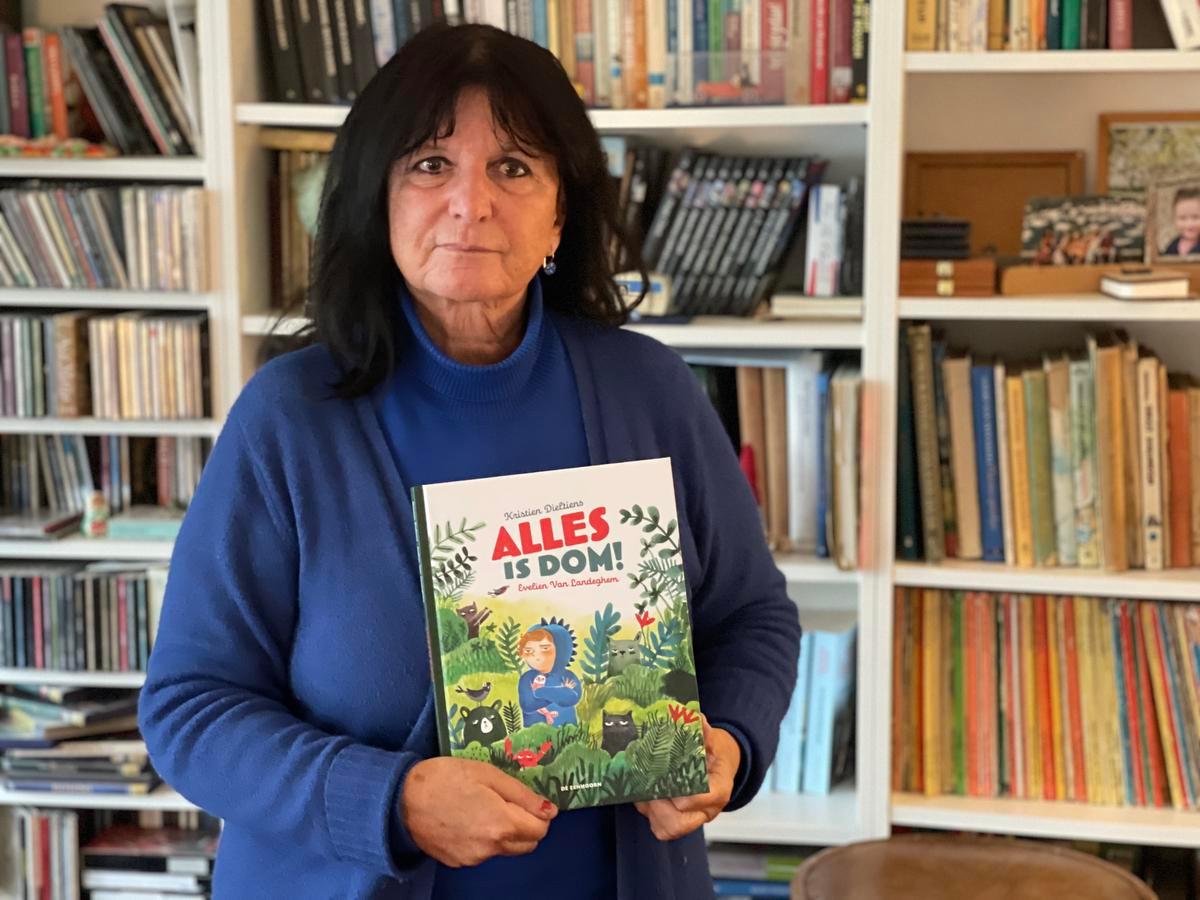 Schrijfster Kristien Dieltiens brengt met ‘Alles is dom’ 99ste boek uit