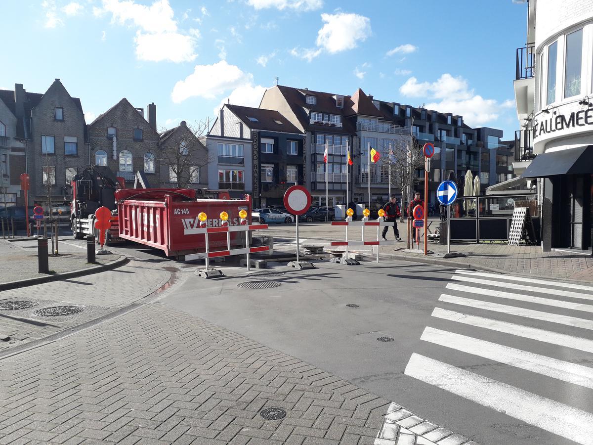 Week Lang Hinder In De Albertlaan In Knokke-Heist Door Verzakking In ...