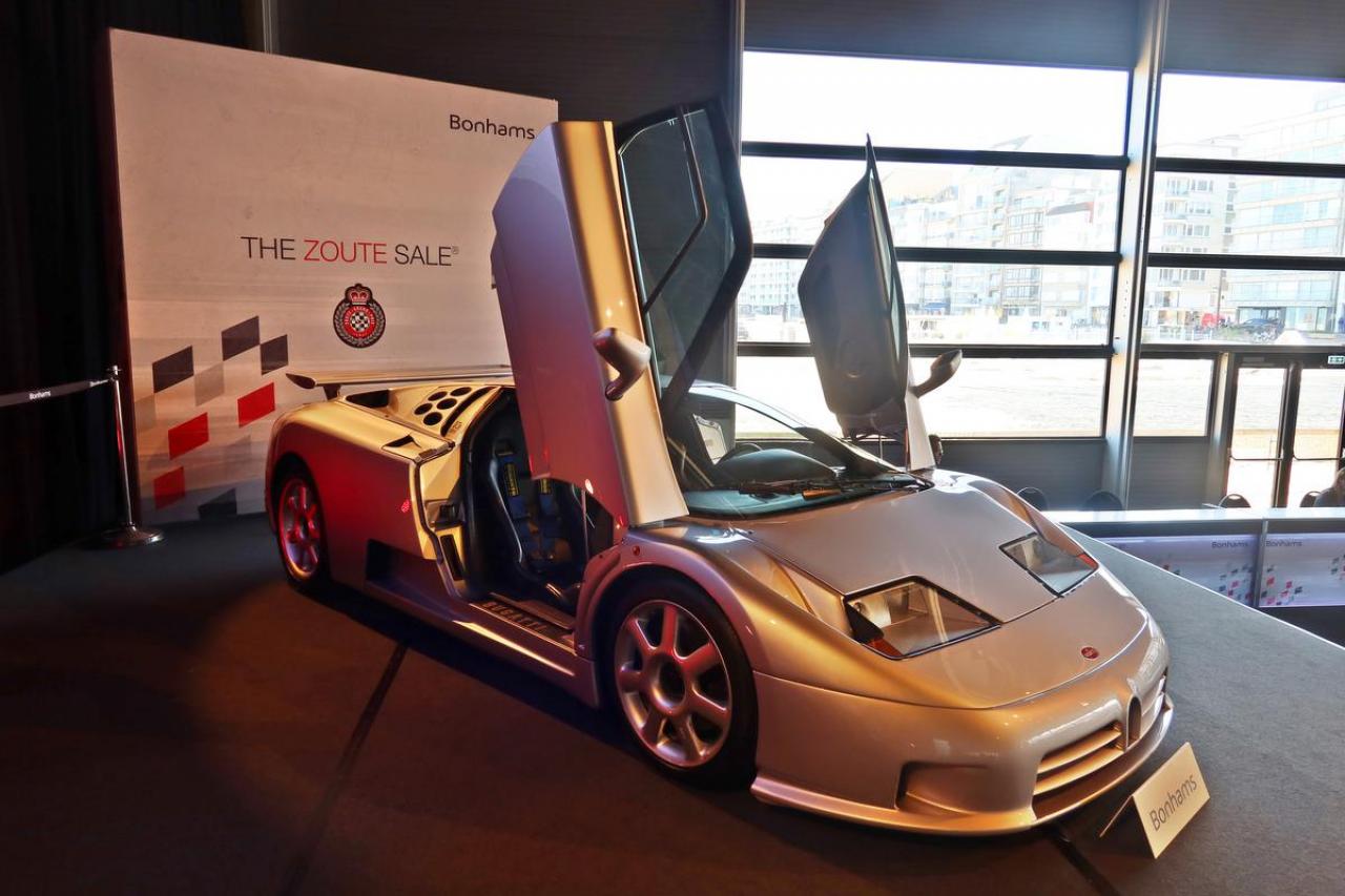 Deze Bugatti EB110 Super Sport uit 1994 werd geveild voor 2,24 miljoen euro.