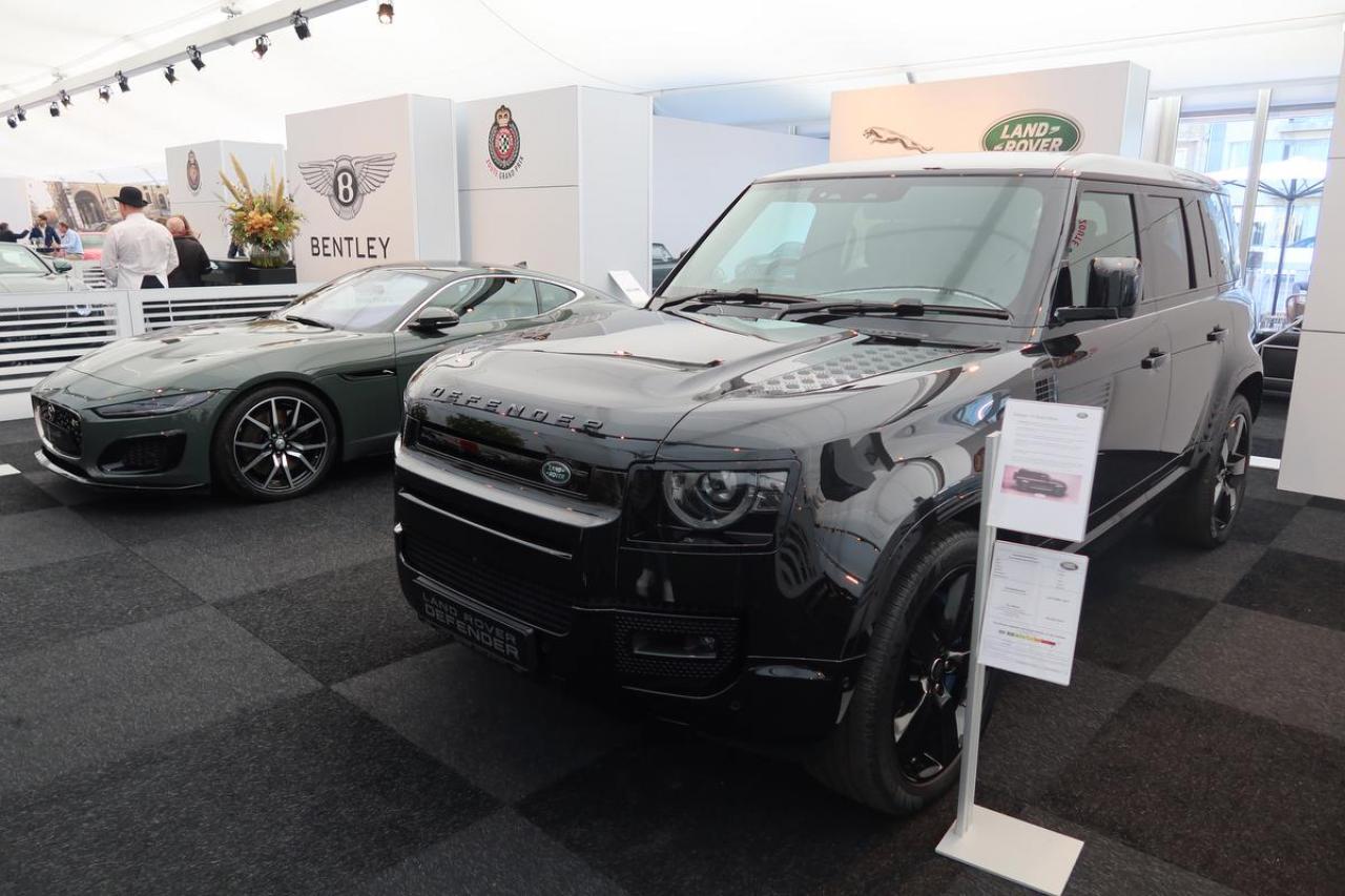Van deze Land Rover, die te zien is in de nieuwe James Bond-film, zijn er slechts 300 gemaakt.
