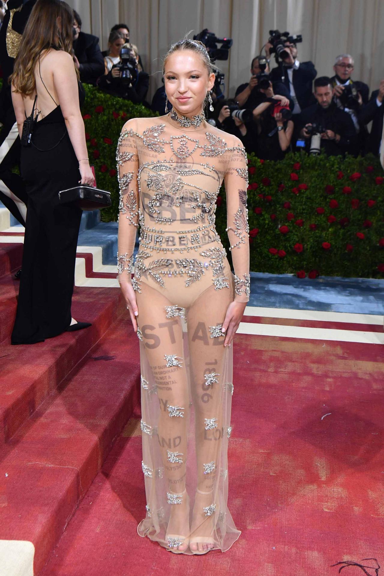 Lila Grace Moss arrives for the 2022 Met Gala at the Metropolitan Museum of Art on May 2, 2022, in New York. - The Gala raises money for the Metropolitan Museum of Art's Costume Institute. The Gala's 2022 theme is "In America: An Anthology of Fashion". (Photo by ANGELA  WEISS / AFP)