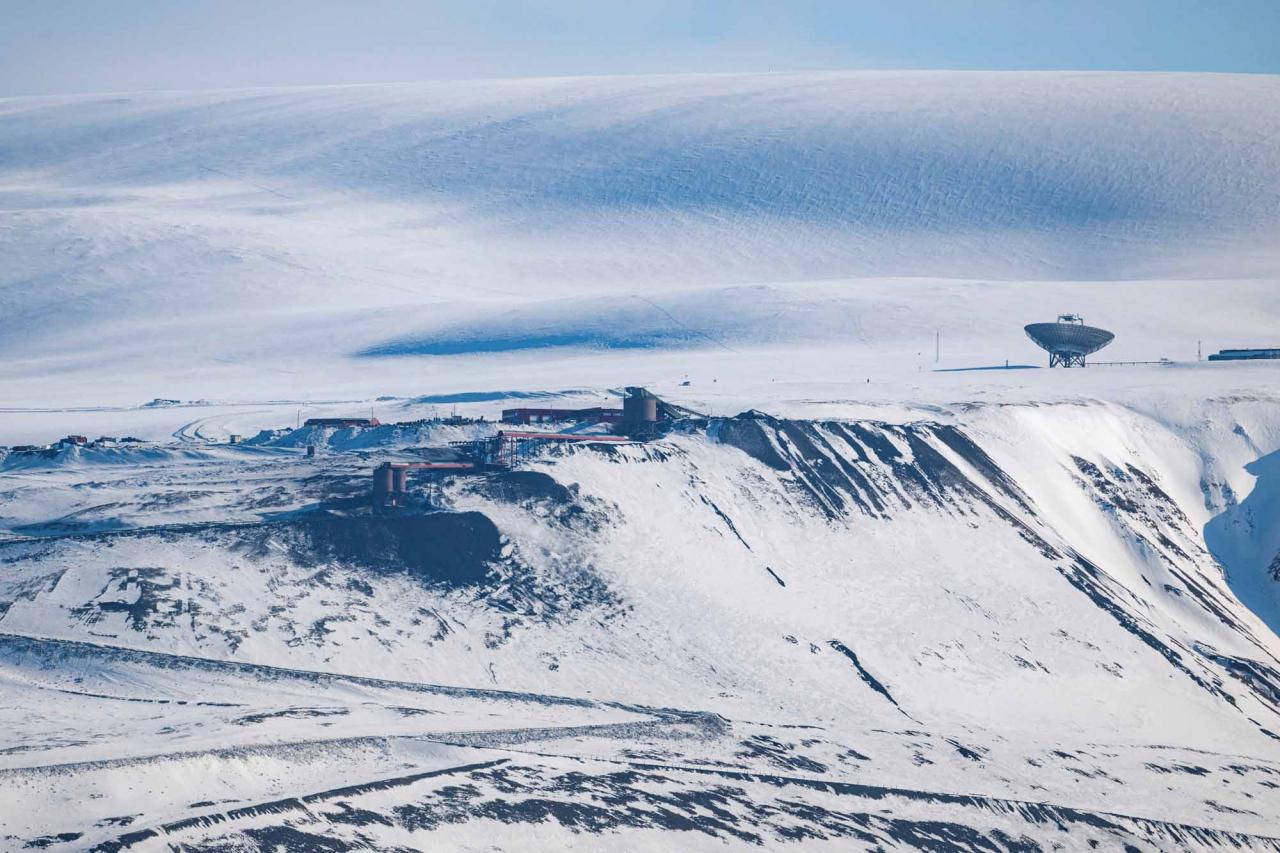 The Gruve 7, the last coal mine still in operation in Norway, is pictured near Longyearbyen on May 4, 2022, on the Svalbard Archipelago, northern Norway. (Photo by Jonathan NACKSTRAND / AFP)