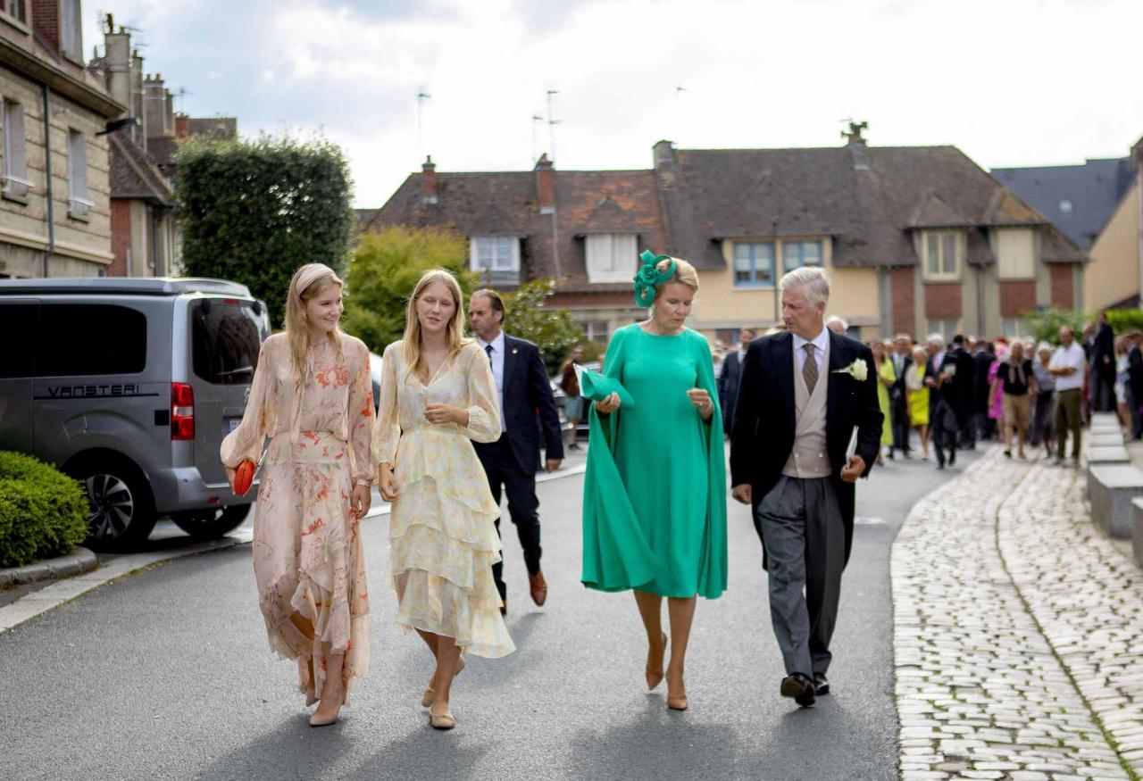 03-08-2022 Marriage Wedding of Count Charles-Henri d Udekem d Acoz, the younger brother of the Belgium Queen, and Caroline Philippe at Pont-L Eveque in France.Queen Mathilde and King Filip, PhilippePrincess Elisabeth and Princess Eleonore© ddp images/PPE/Nieboer Point de Vue out