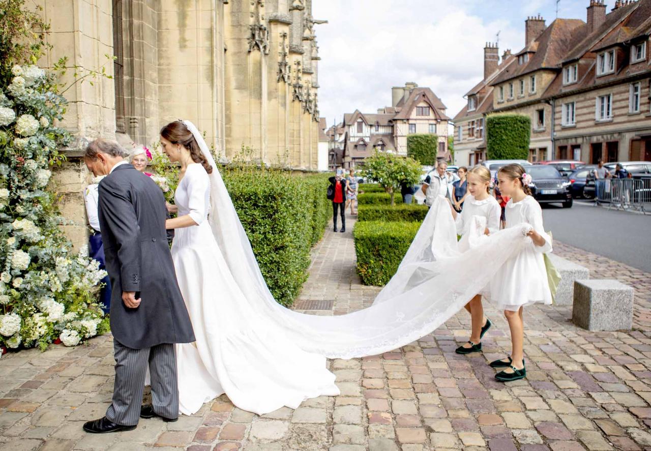 03-08-2022 Marriage Wedding of Count Charles-Henri d Udekem d Acoz, the younger brother of the Belgium Queen, and Caroline Philippe at Pont-L Eveque in France.

© ddp images/PPE/Nieboer Point de Vue out