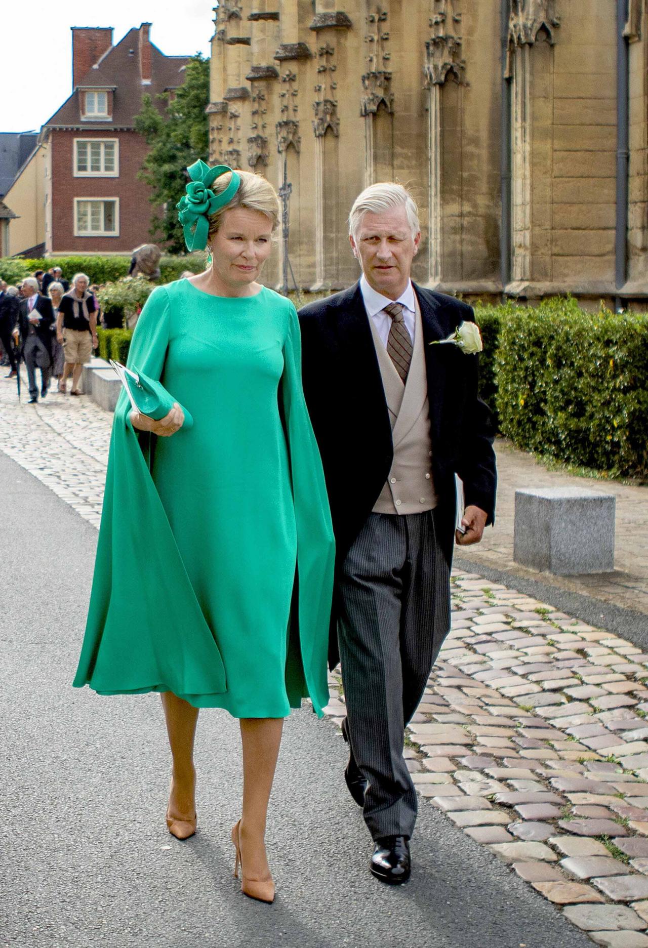 King Filip and Queen Mathilde of Belgium leave at the Eglise Saint-Michel in Pont-l Eveque, on September 03, 2022, after the wedding of Count Charles Henri d'Udekem d'Acoz and Countess Caroline Philippe d'Udekem d'Acoz Photo: Albert Nieboer / Netherlands OUT / Point de Vue OUT