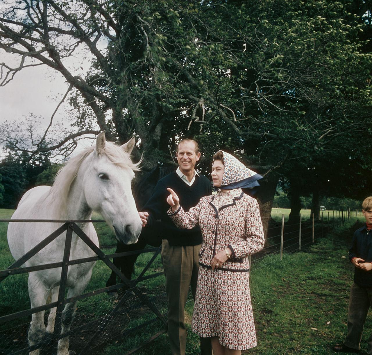 Queen Elizabeth II and Prince Philip visit a farm on the Balmoral estate in Scotland, during their Silver Wedding anniversary year, September 1972. (Photo by Fox Photos/Hulton Archive/Getty Images)