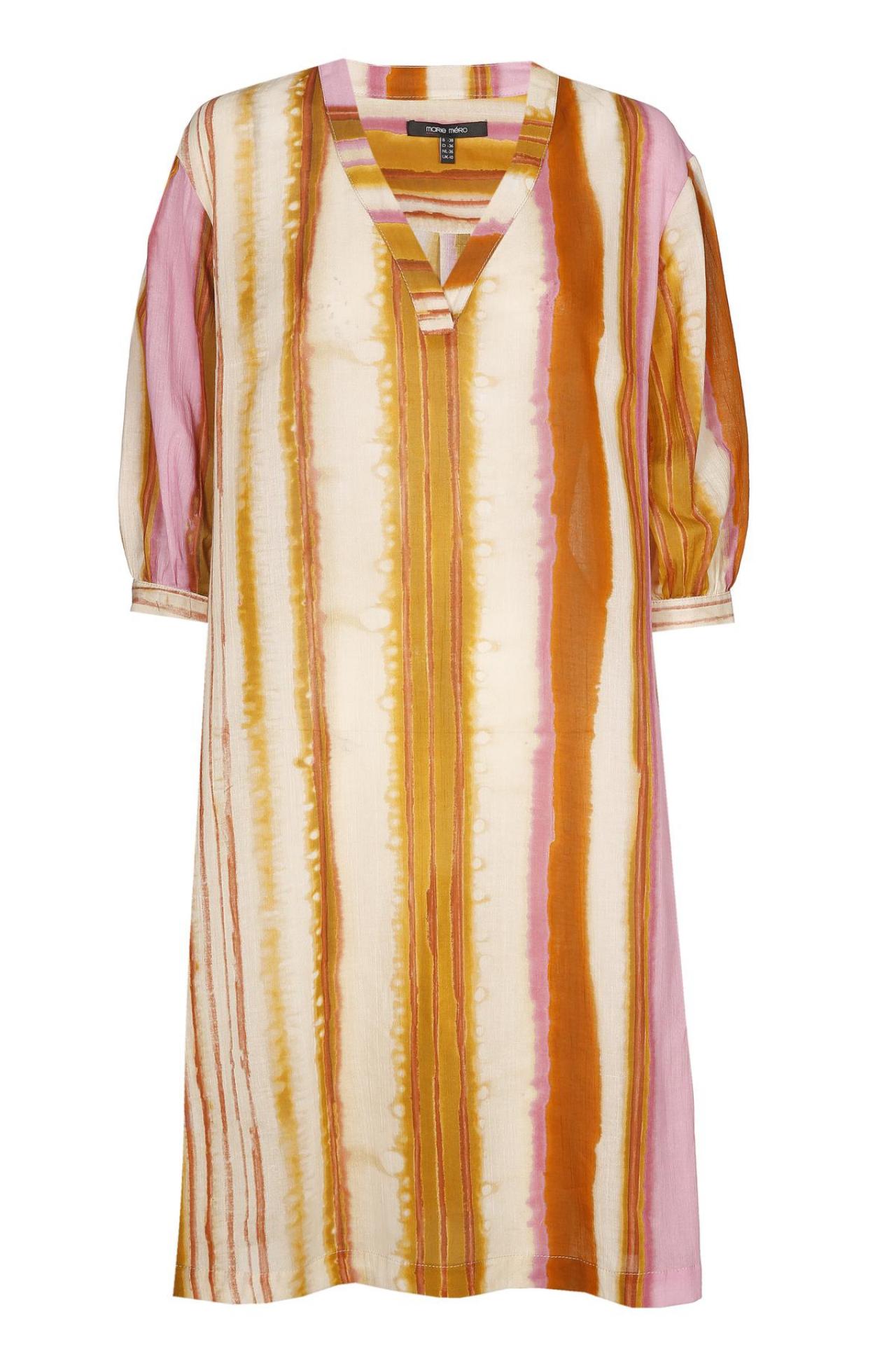 Rechte jurk met uitgelopen strepen (225 euro), van Marie Méro.