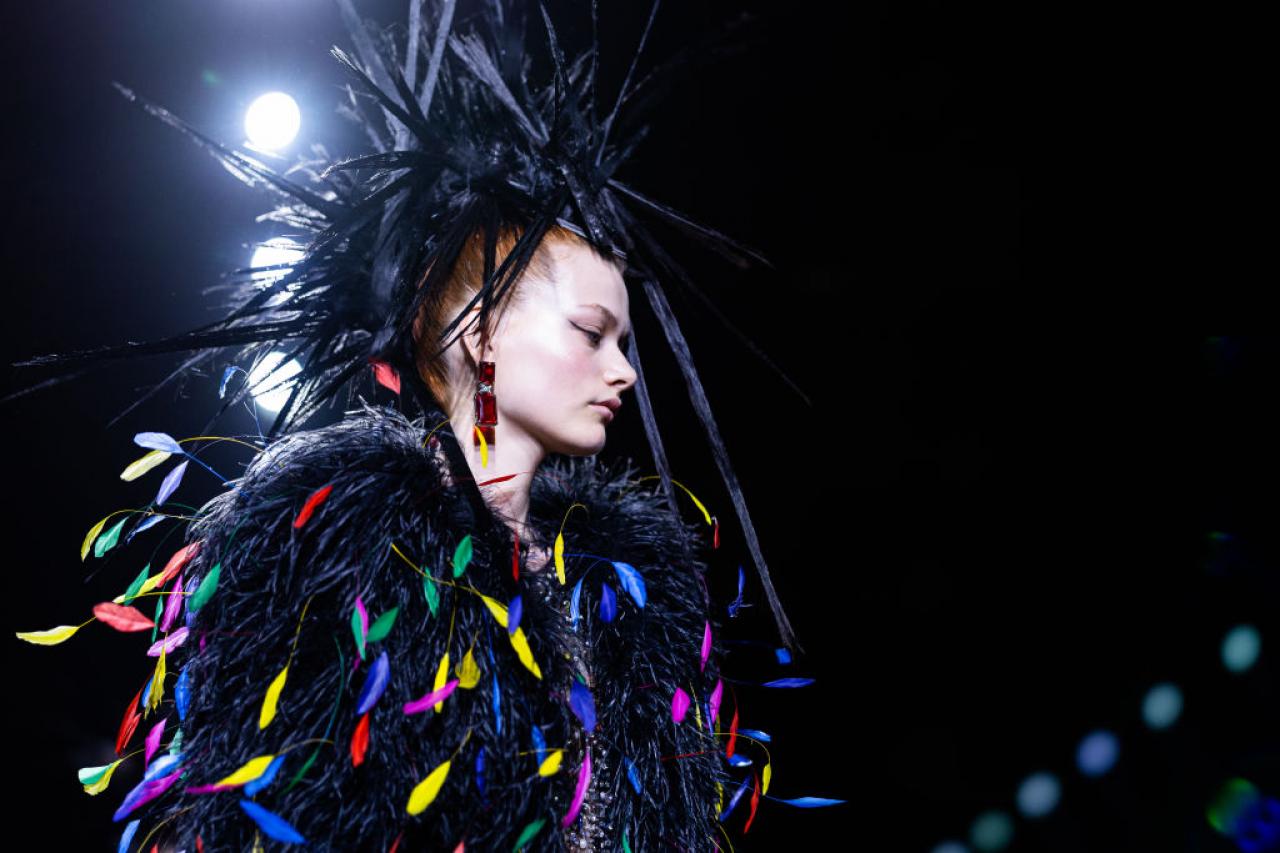 Moschino show tijdens Milan Fashion Week Womenswear Fall/Winter 2023/2024, de laatste show van Jeremy Scott voor Moschino