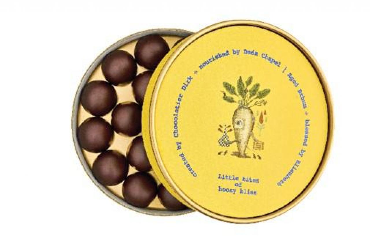 Verfijnde chocolade-rumbolletjes voor de gastvrouw of -heer - € 14,50 - Chocolatier Elisabeth en stokerij Dada Chapel.