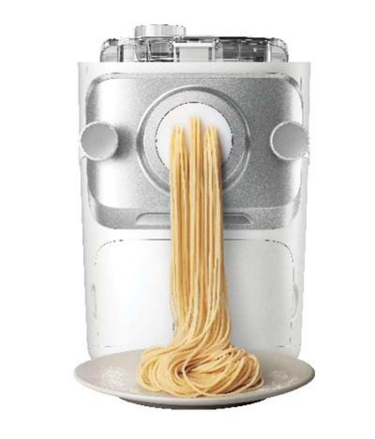 Verse pasta in minder dan 10 minuten! De Pastamaker 7000 Series kneedt en maakt 10 verschillende vormen pasta - € 249,99 - Philips.
