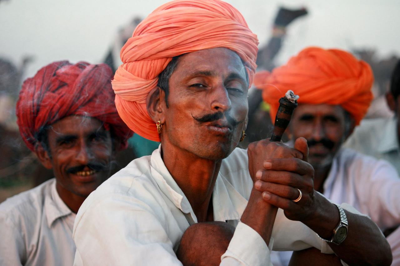 Rajasthanis à la foire aux chameaux de Pushkar