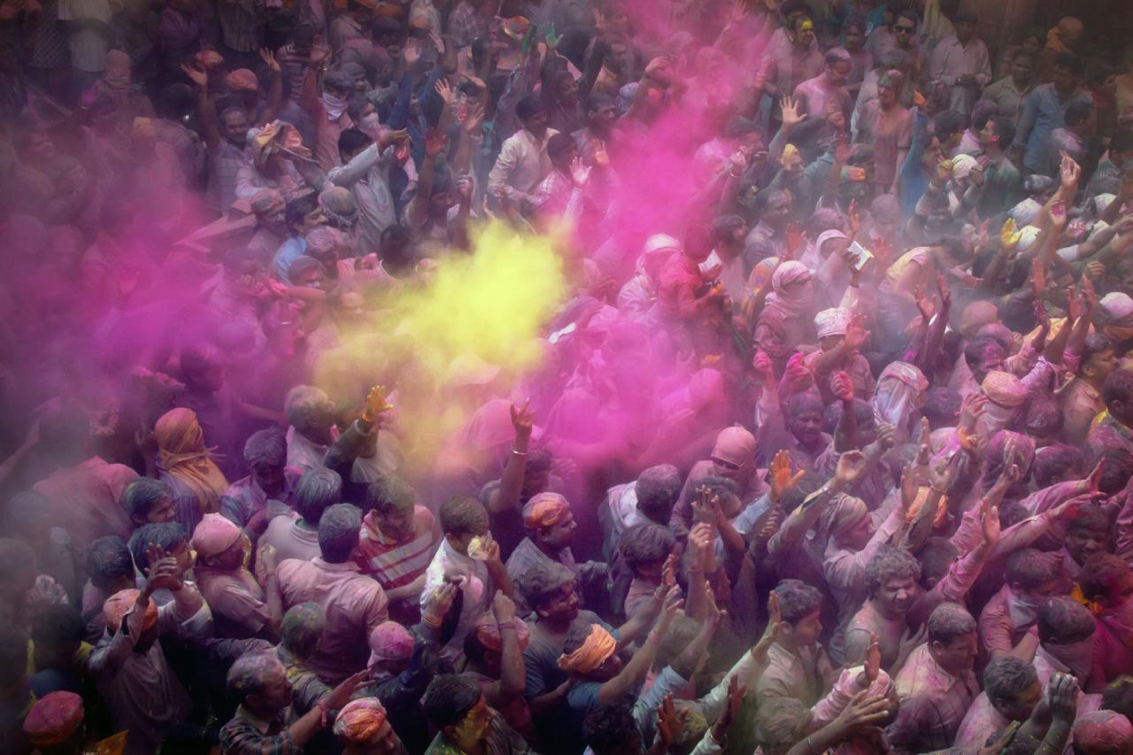 Holi dans le temple de Banke Bihari, en Uttar Pradesh