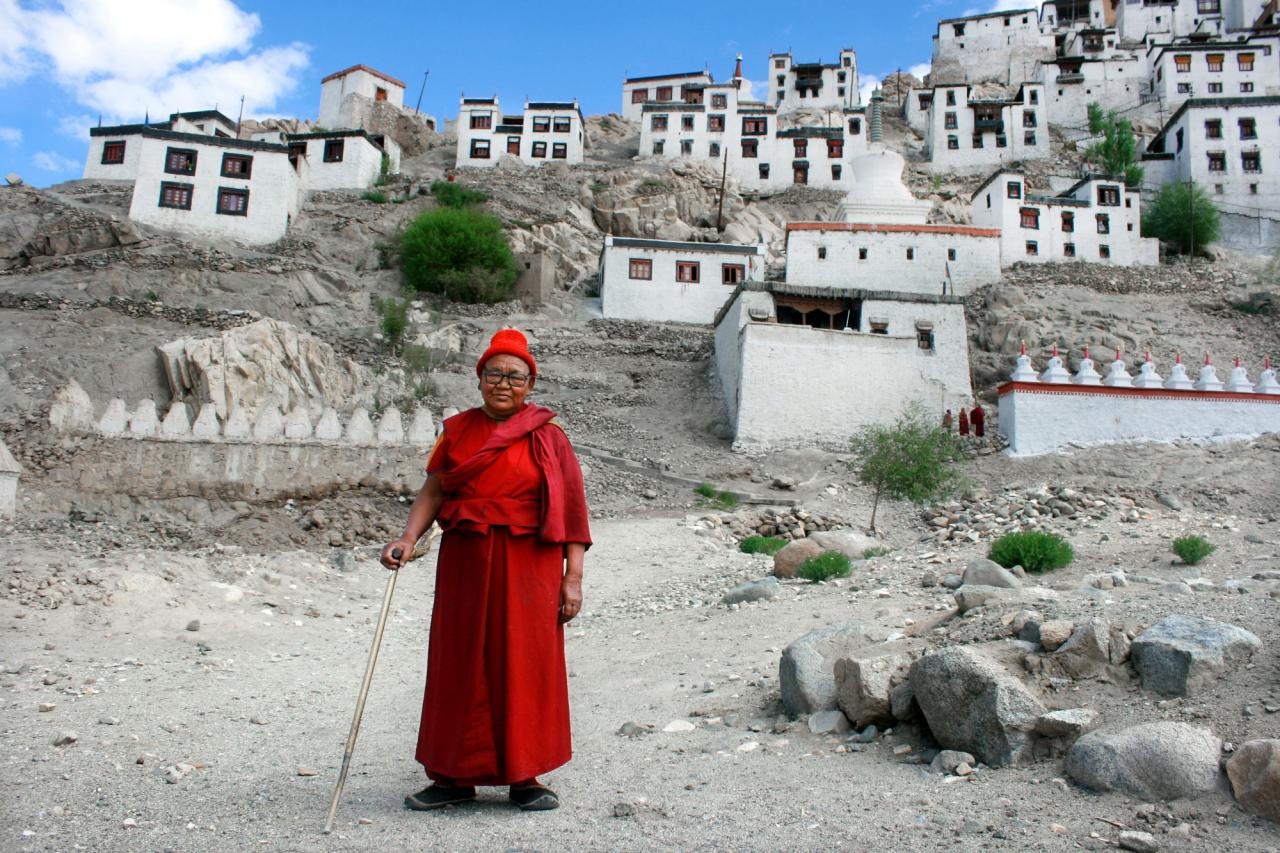 Nonne bouddhiste au monastère de Thiksey, au Ladakh