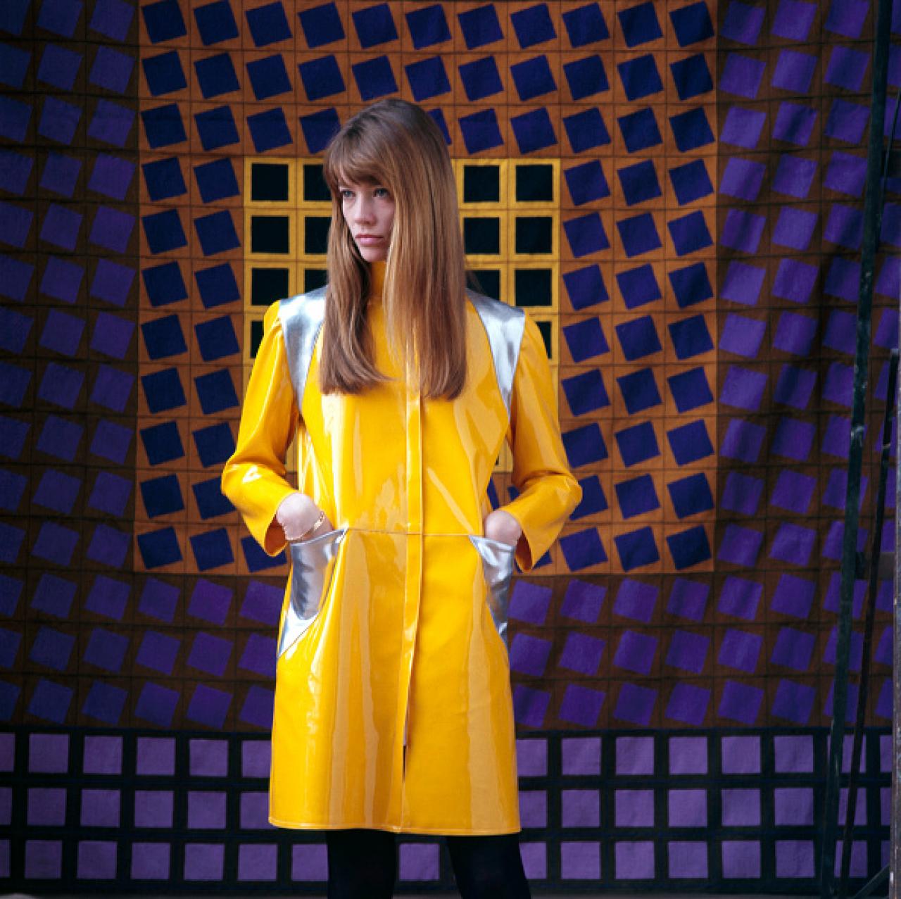 Portrait de la chanteuse Françoise Hardy en 1967.