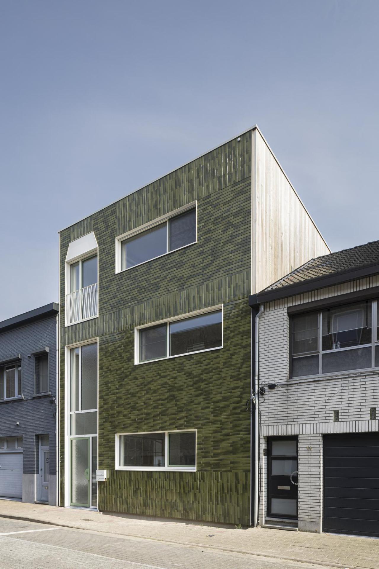 De woning werd prefab gebouwd.