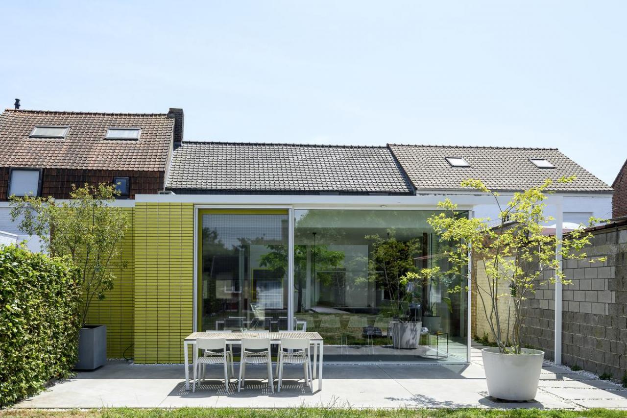 Vanuit de hele woning is er een verbinding met de tuin.
