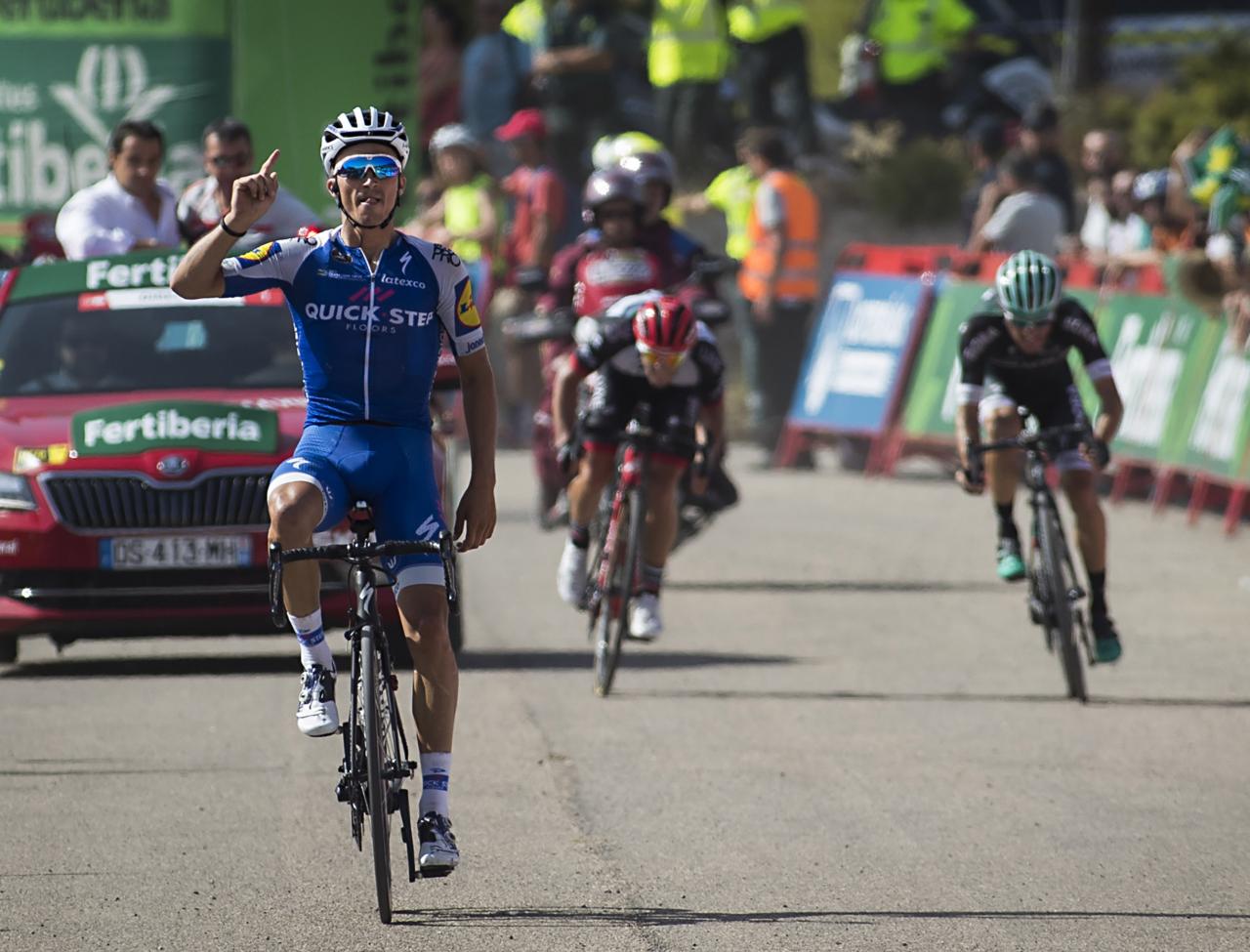 2017: Julian Alaphilippe pakt de achtste etappe in de Vuelta.