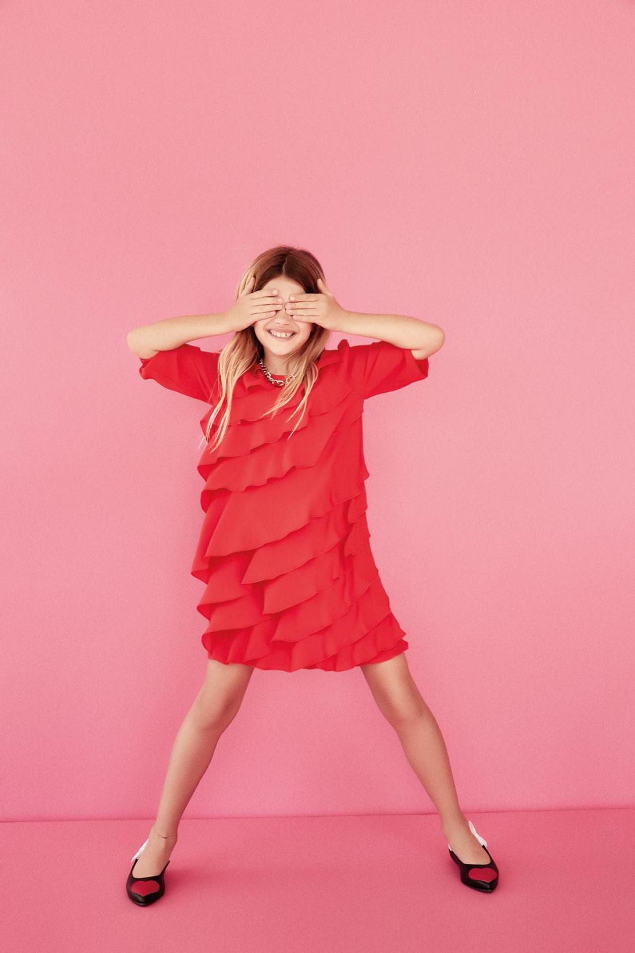 Jurkje met volants en ballerina’s met een rood hartje, van Twinset Girl.