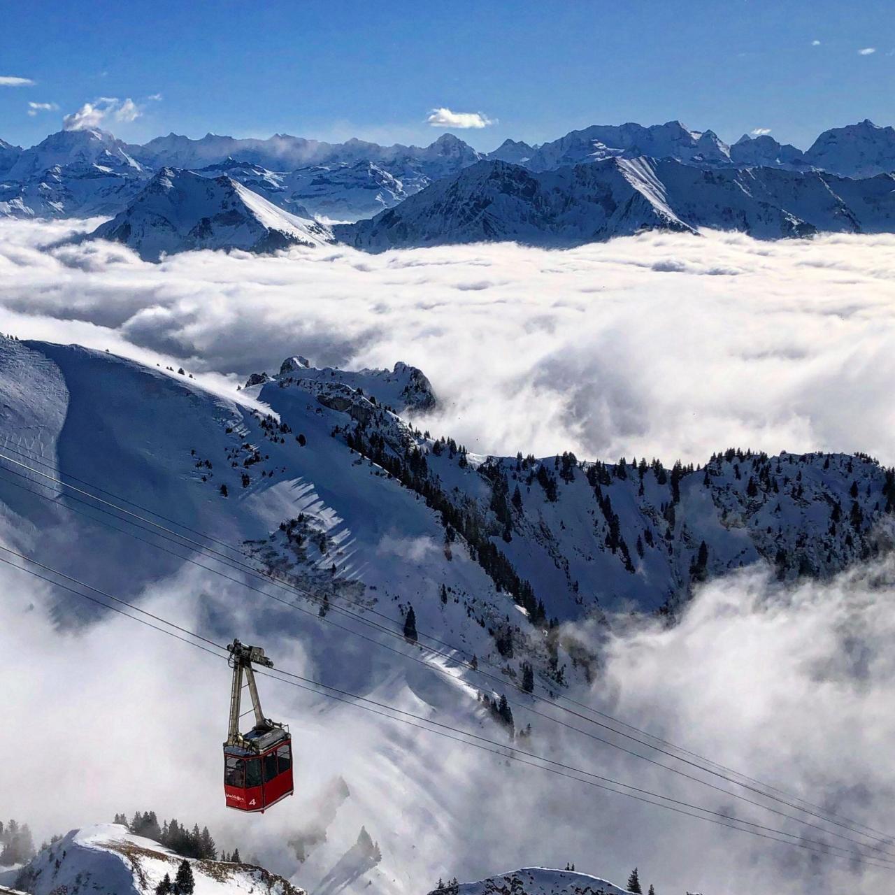 De vertigineux paysages en montagne.