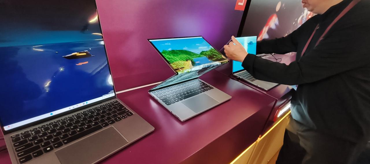 Lenovo ThinkBook "codename Flip" AI PC Concept